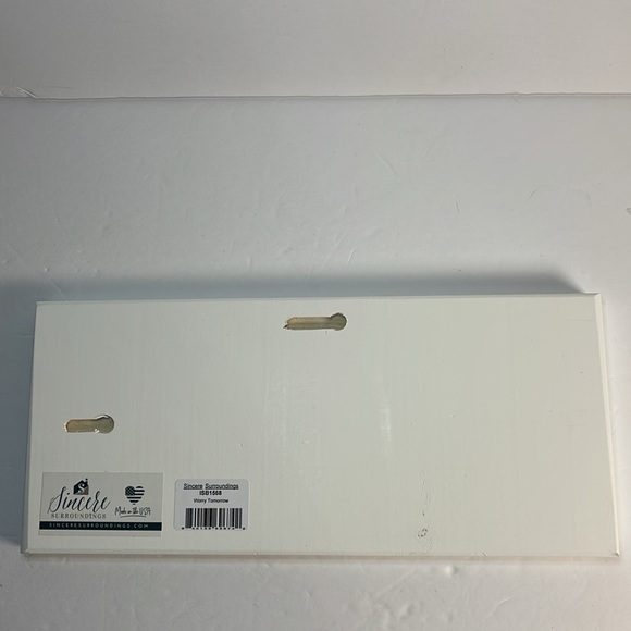 Sincere Surroundings Wood Sign - Inspirational Quote - Picture 2 of 3